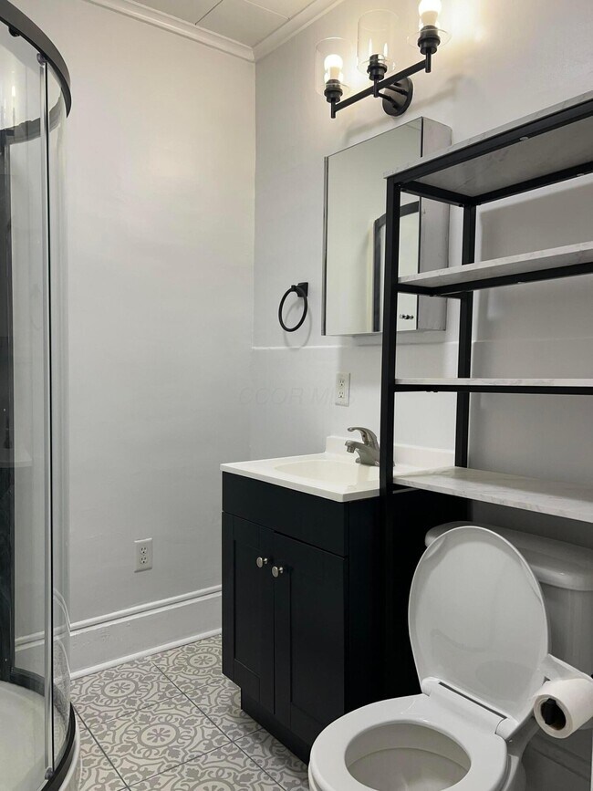 Building Photo - 541 E Whittier St