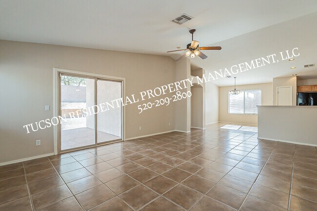 Building Photo - 7623 S Meadow Spring Way