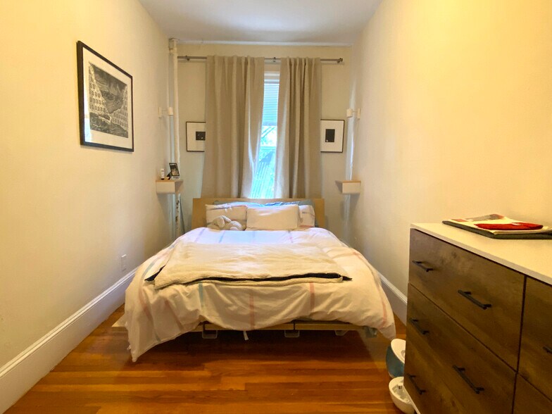 Building Photo - 1243 Beacon St