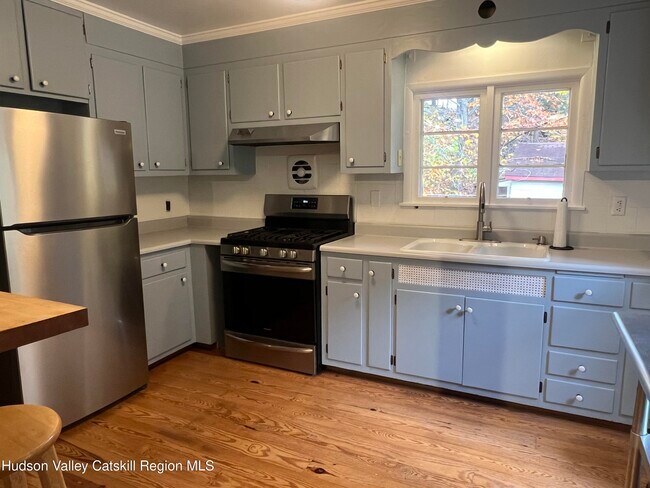 Building Photo - 654 Watson Hollow Rd