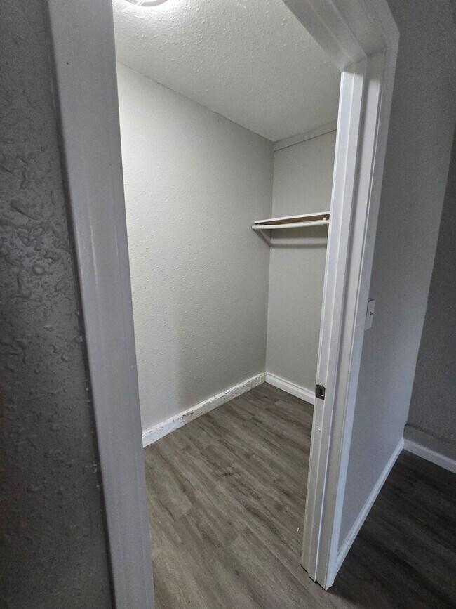 Building Photo - LIMITED TIME**1/2 OFF DEPOSIT**