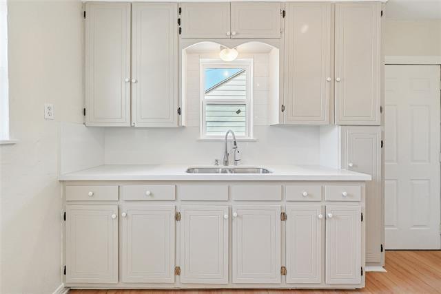 Building Photo - 734 Genoa Ave