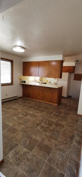 Kitchen & Dining - 1340 NW Kenny Dr