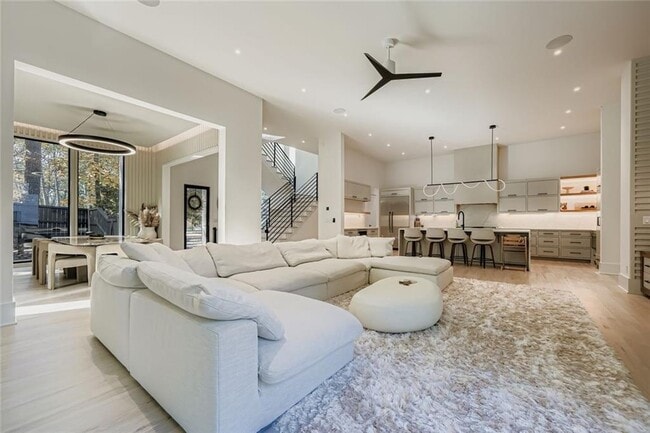 Building Photo - 1223 Mayfair Dr NE