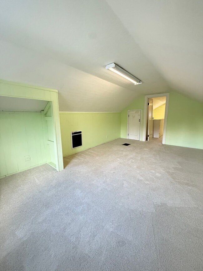 Building Photo - Well-Maintained 3-Bedroom Home in Prime Everett Location