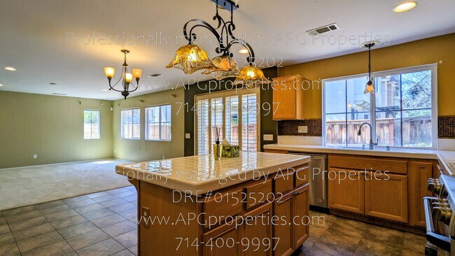 Building Photo - 2439 N Cameo Ct