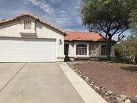 Building Photo - HOUSE FOR RENT