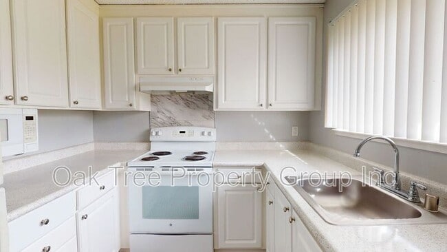 Building Photo - 1922 Cordoba St