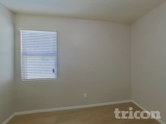 Building Photo - 17030 N Rosemont St