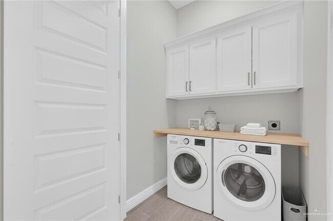 Building Photo - 14 Makayla Dr