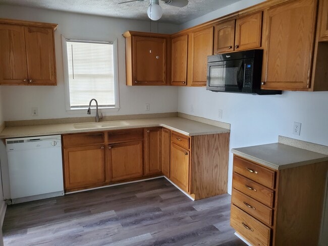 Kitchen - 905 Ethan Allen St