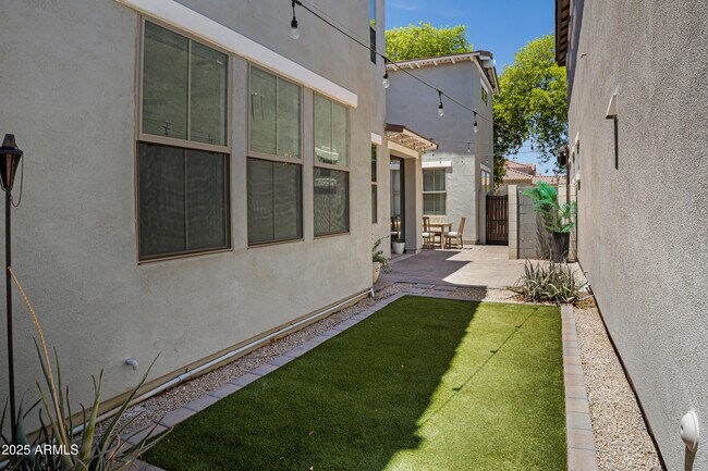 Building Photo - 1331 S Colt Dr