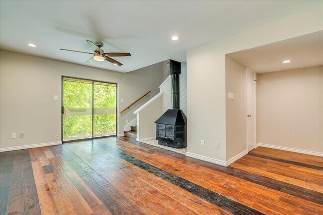 Building Photo - 1411 Norwalk Ln
