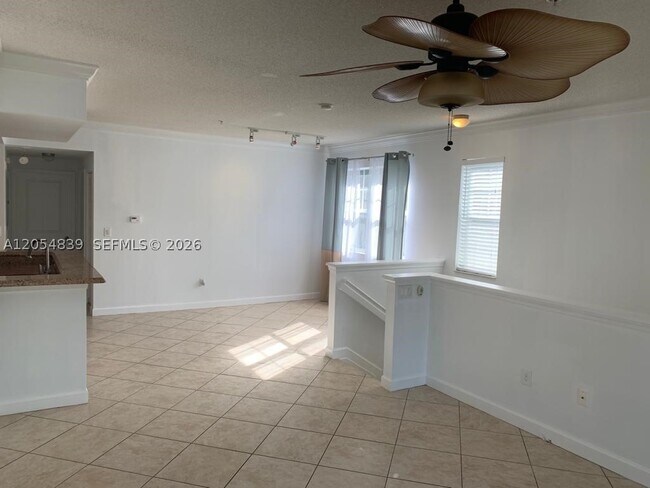 Building Photo - 5880 W Sample Rd