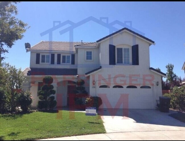 Primary Photo - Close to freeway and shopping