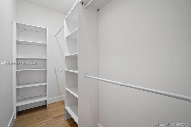 Building Photo - 711 N L St