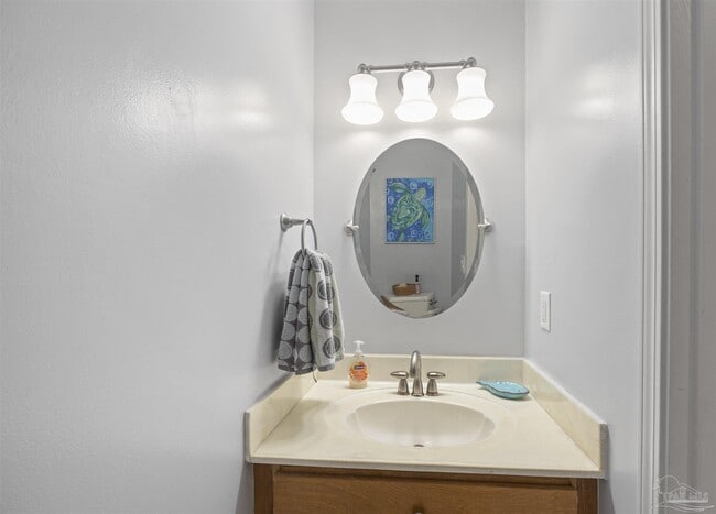 Building Photo - 14180 River Rd