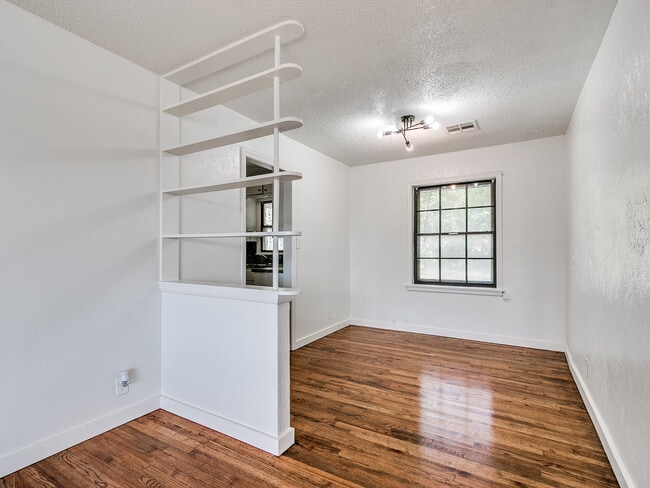 Building Photo - 2921 NE 17th Ave