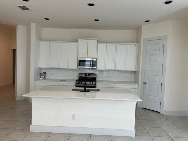 Building Photo - 11204 Charger Wy