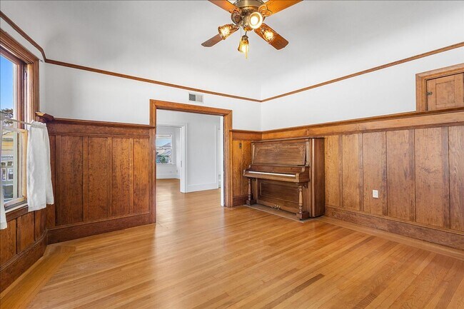 Building Photo - PARK AVE 1143-1149