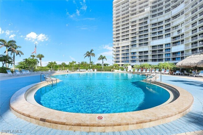 Building Photo - 260 Seaview Ct
