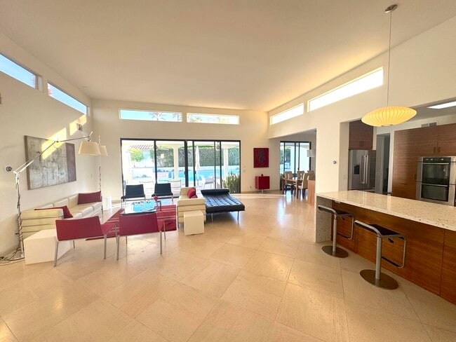 Building Photo - 72771 Skyward Way