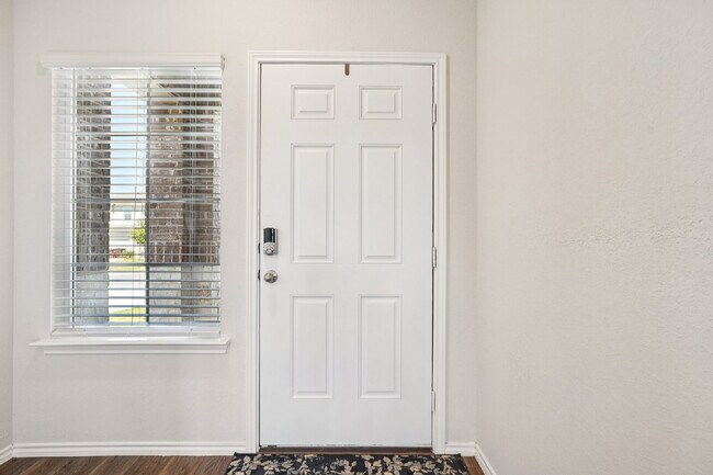 Building Photo - "Rent to Own this Charming 3-Bed Oasis with 18 month lease!*"