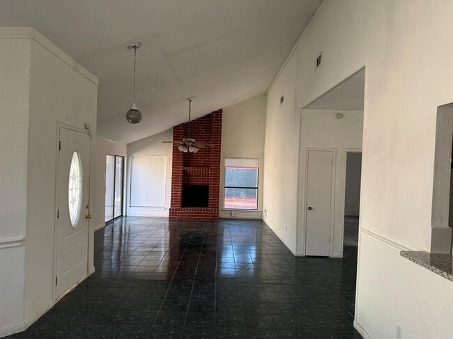 Building Photo - 12704 Westpark Dr