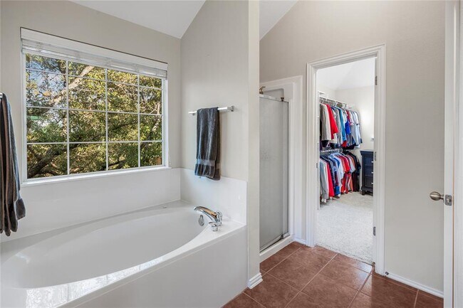 Building Photo - 1009 Rutherford Dr