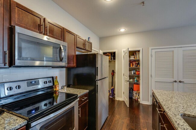 Building Photo - Chic East Nashville Two Bedroom Loft