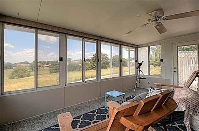 Building Photo - 8705 Township Ct