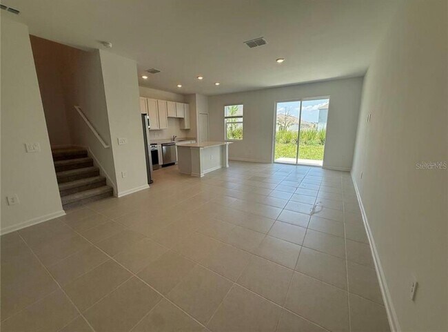 Building Photo - 2644 Skyline Lp