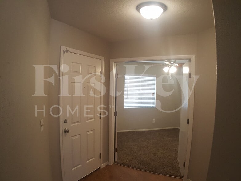 Building Photo - 4941 Drifting Pebble St