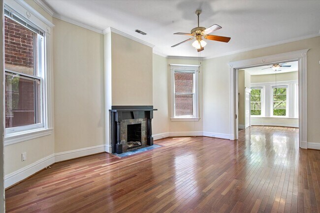 Building Photo - Swanky 2000 sf duplex in the heart of Church Hill