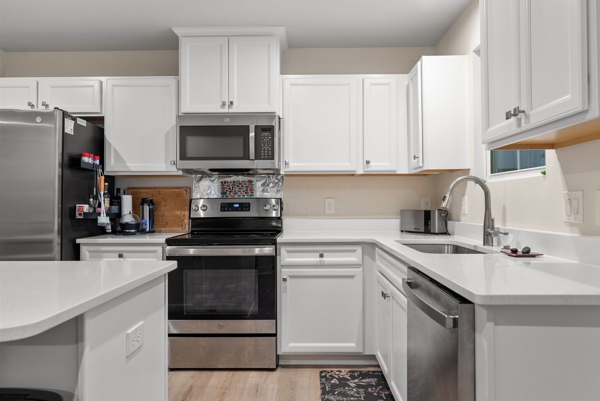 Building Photo - 913 Leyburn Ln