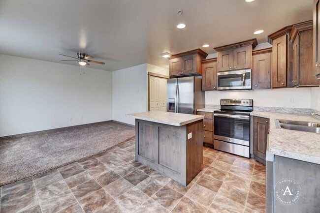 Building Photo - 2076 Gold Ave