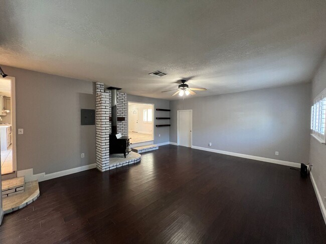 Building Photo - 5753 Mohican Dr
