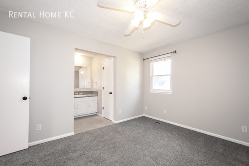 Building Photo - 15211 Navaho-