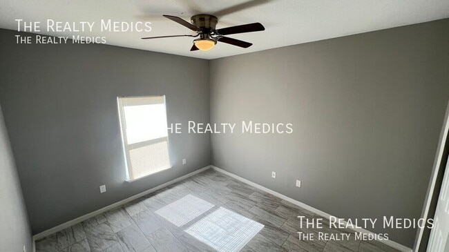 Building Photo - 1750 Loquat Ct NW