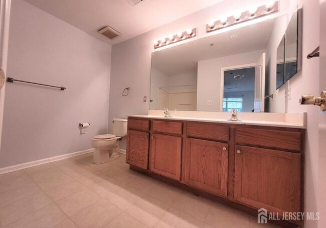 Building Photo - 113 Lionheart Ln