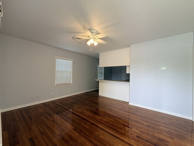 Building Photo - 8206 Vetters Dr