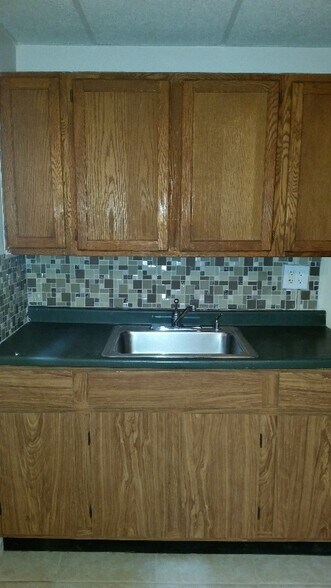 Kitchen - 405 S 6th St