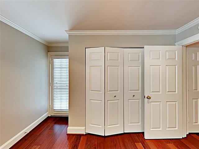 Building Photo - 7640 W Greenway Blvd