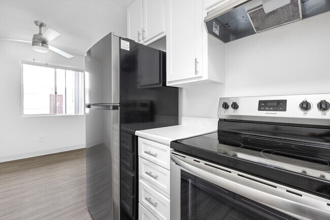 Primary Photo - Terre at 1038 Peach