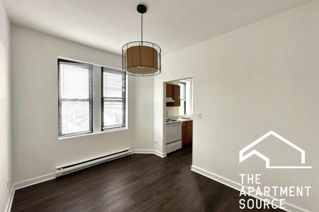 Building Photo - 3627 W Dickens Ave