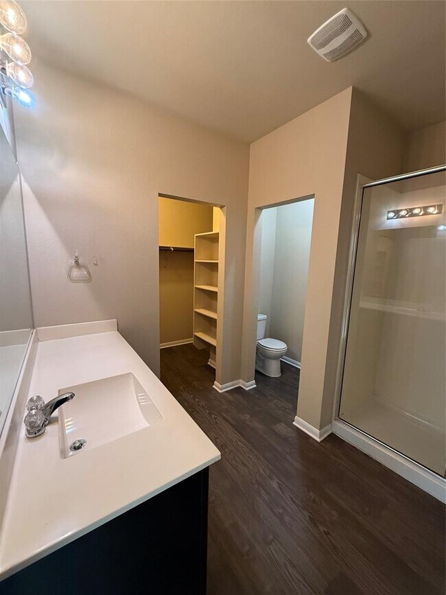 Building Photo - 1701 Atlas Rd