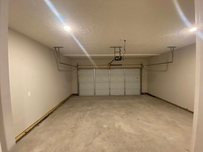 Building Photo - 1008 Berra Dr