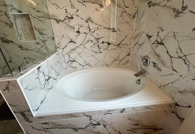 Building Photo - 4326 Barchetta Trl