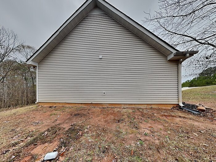 Building Photo - 488 Old Tree Dr