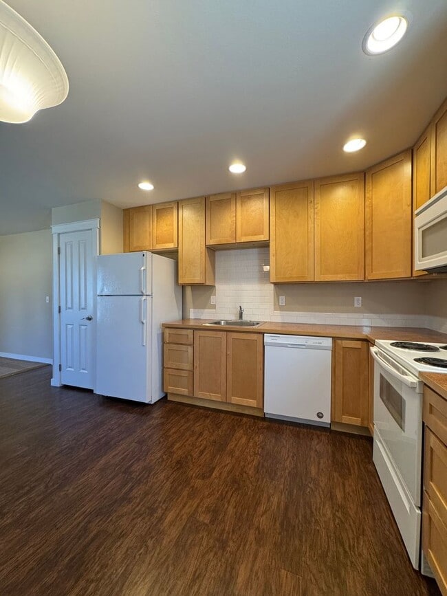 Building Photo - Cambridge Place I - 2239